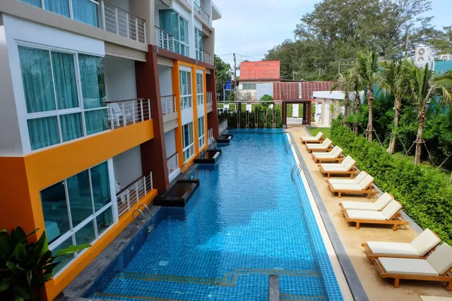 Phuket Seaview Resotel