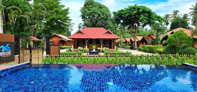 ศาลาไทย บีช รีสอร์ท