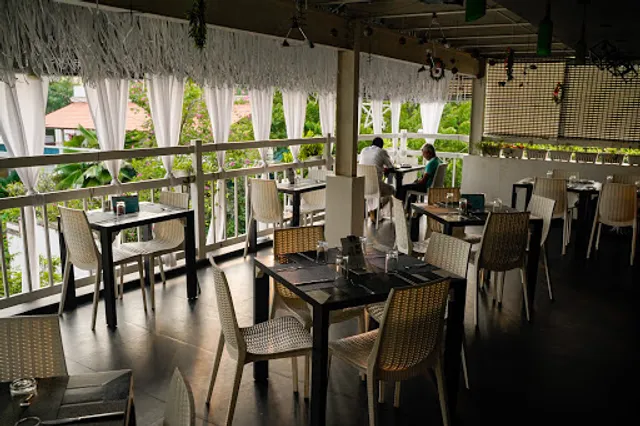 Cafe Veloute -Bar/ French Cuisine/Multi/Thai/Japanese/Best Cafe in Pondicherry