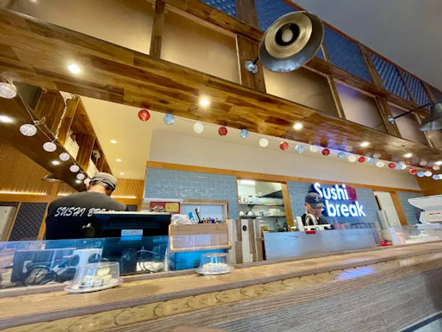 Sushi break (Sanctuary Cove)