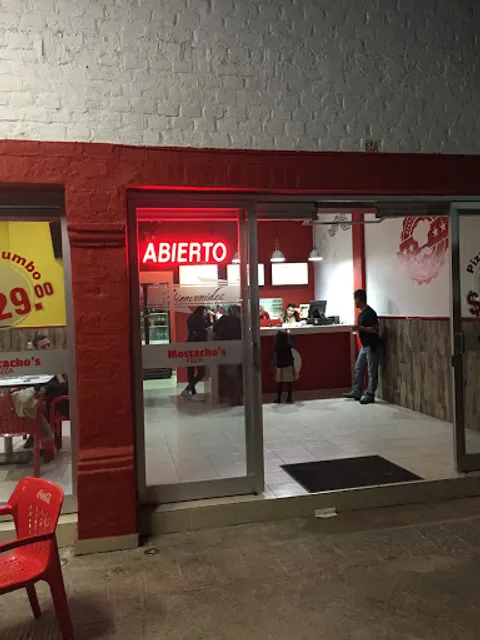 Mostachos Pizza Plaza del Valle
