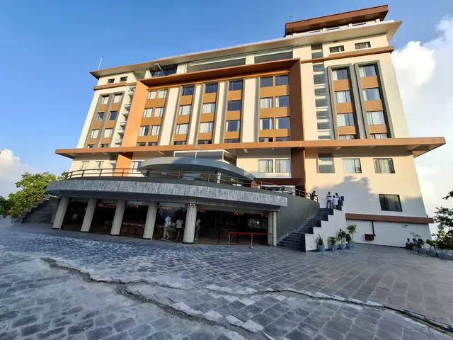 Ila Resort Maulakali