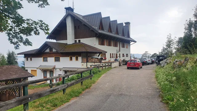 Hotel-restaurant "Al Tajol"