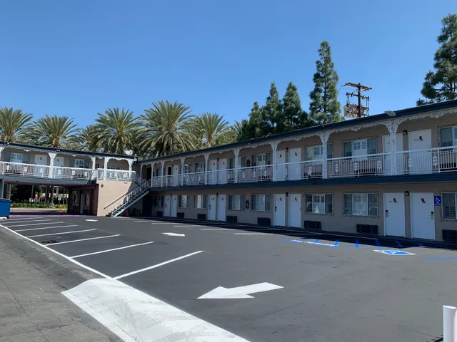 Riviera Motel