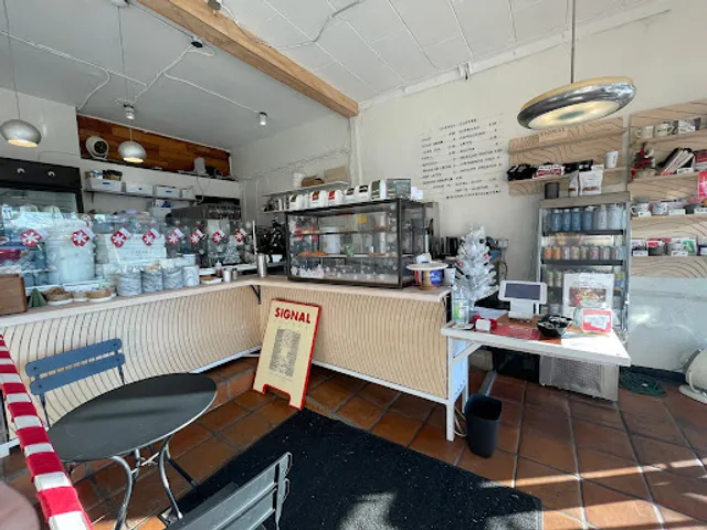 SIGNAL Coffee Roasters