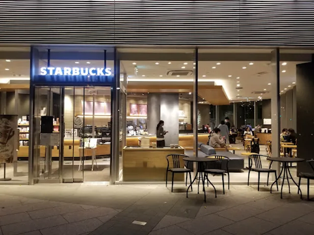 Starbucks Coffee - Yokohama City Hall, Luxs Front