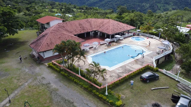 NATURAL EXTREME TRAVEL