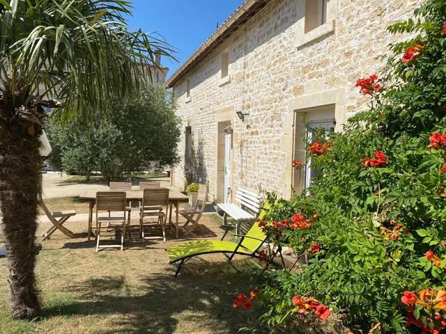 Montaillon Gite, Bed & Breakfast & Holiday Apartments