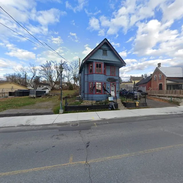 5559 Manotick Main St