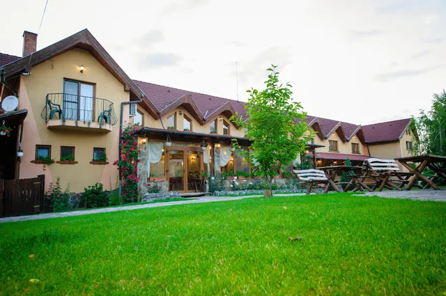 Pensiunea Casa Bucatarului ( A szakács háza )