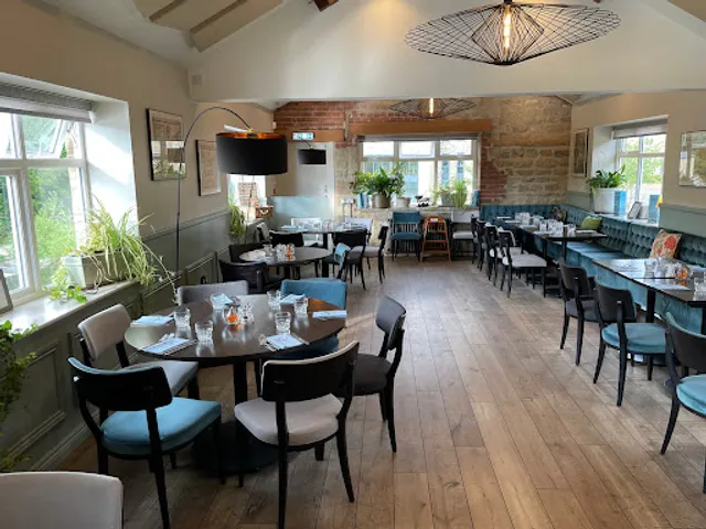 Buon Apps River Lounge and Italian Restaurant