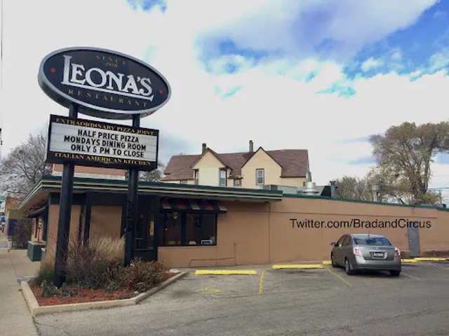 Leona's Pizzeria - Irving Park