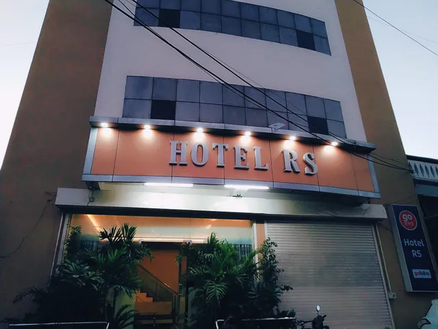 Hotel R S