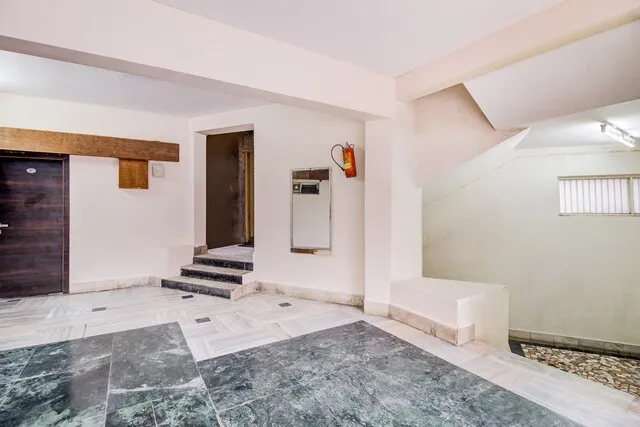 SPOT ON 63194 Hotel Raj Tourist