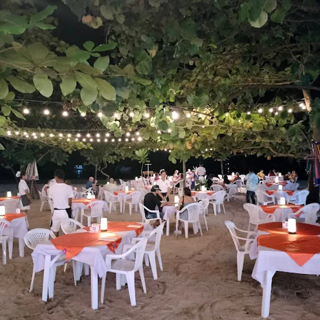 RIM TA LAY SEAFOOD NAI YANG BEACH