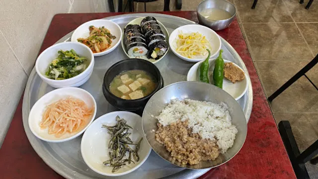 이모네손칼국수보리밥