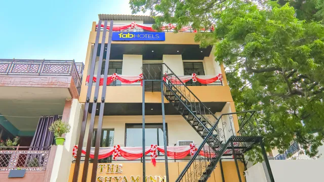FabHotel Shyam Inn - Hotel in Kakadeo, Kanpur