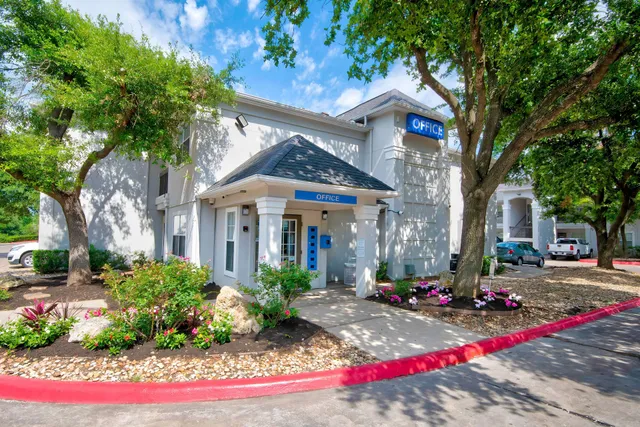 Studio 6 Austin, TX - Midtown