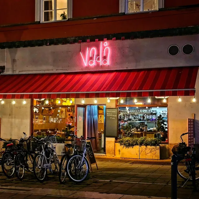 Vadå- Vin & Matbar