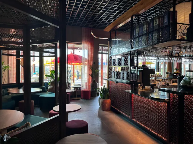 Mei Rose Rooftop Bar & Bistro