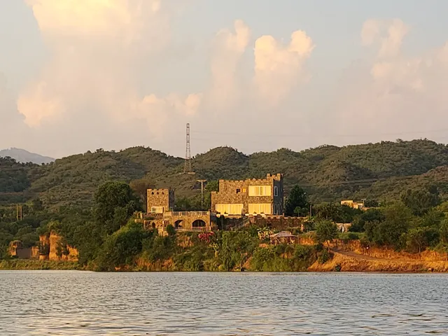 The Fortress - Brig Sarfraz khan
