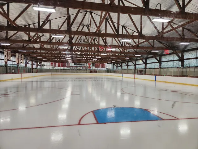 Veterans Memorial Skating Rink
