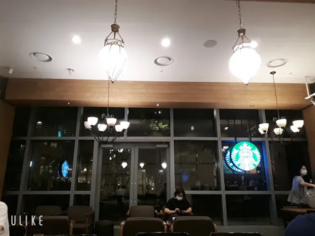 Starbucks Marine City I'Park