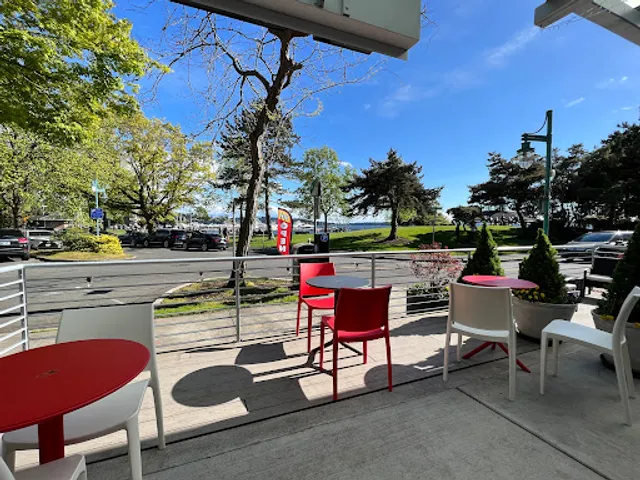 Cloud Food Court Restaurant & Burgers Kirkland