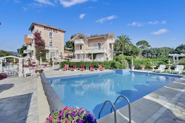 Hôtel 4 étoiles La Croix Valmer - Château de Meï-Lesé