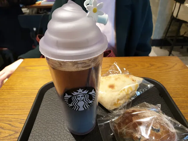 Starbucks Sinchon Station
