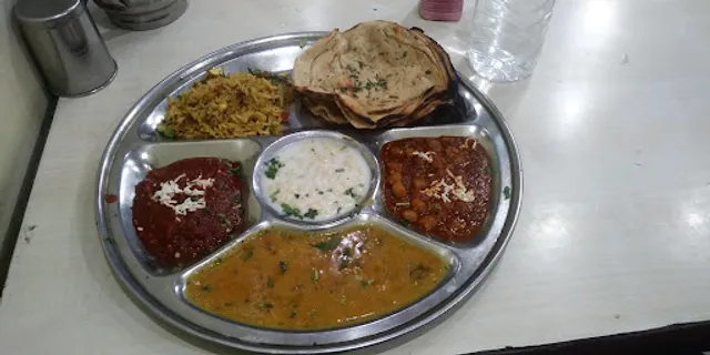 Annapurna Vaishnav Bhojnalaya