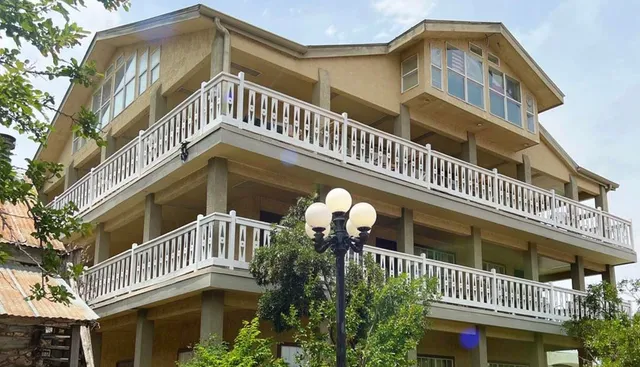 Sunday House Inn - Fredericksburg Hotel