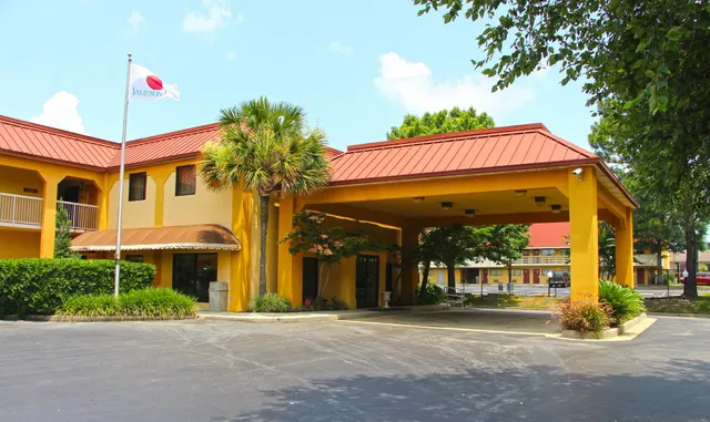 Fairview Inn & Suites