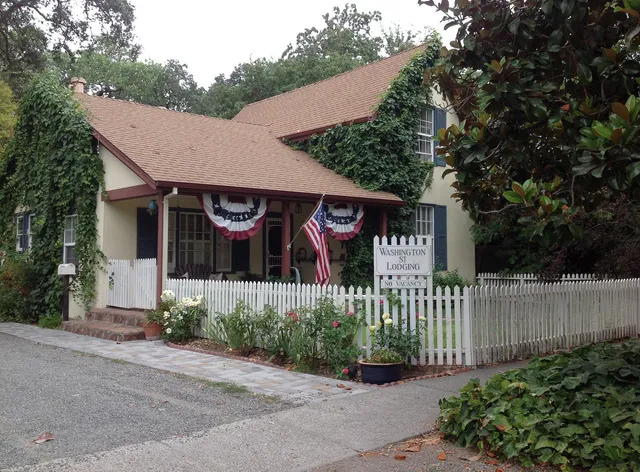 Washington Street Lodging