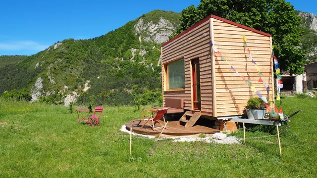 Izon Nature : hébergements insolites, chambres et table d'hôtes dans les Baronnies Provençales
