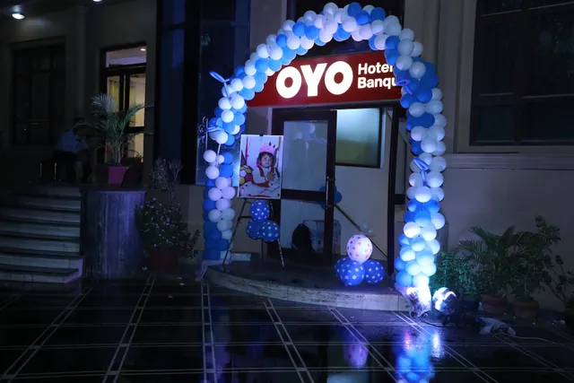 OYO Flagship 525 MG Road Metro Station