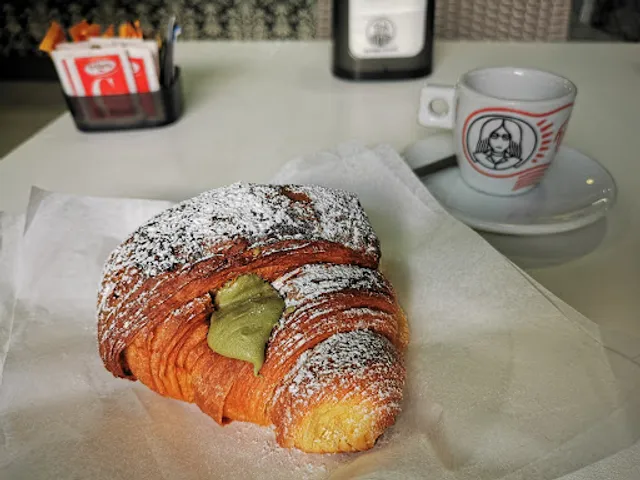 Bar La Conchiglia....pasticceria...rosticceria..gastronomia