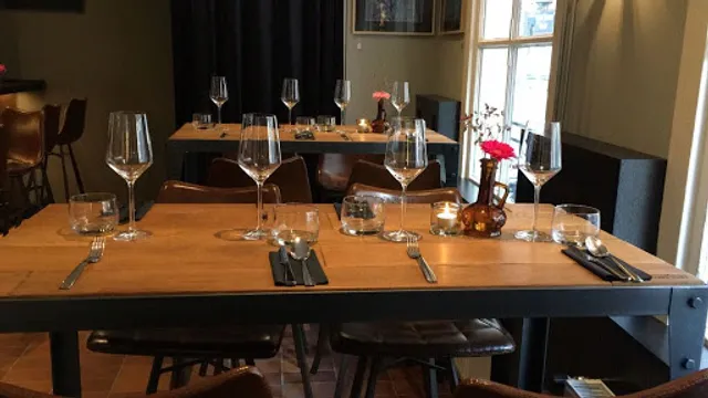 Wijnbar & Bistro Petit Louis