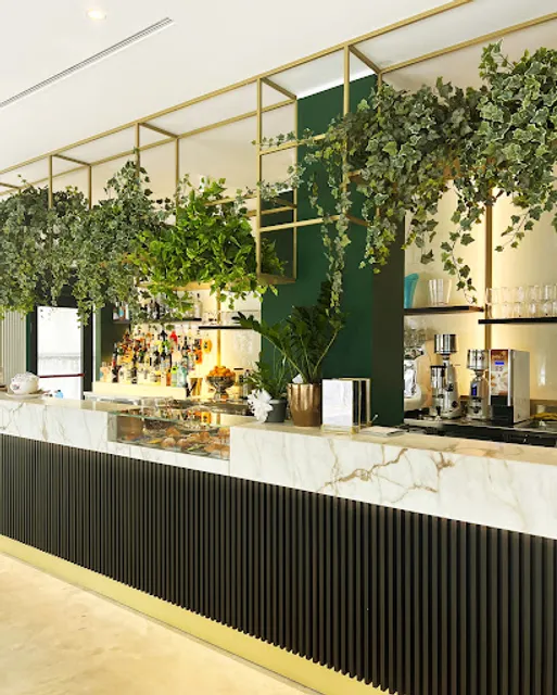 Qualis Home & Lounge Bar