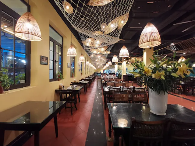 Nhà Hàng Hải Cảng Hạ Long