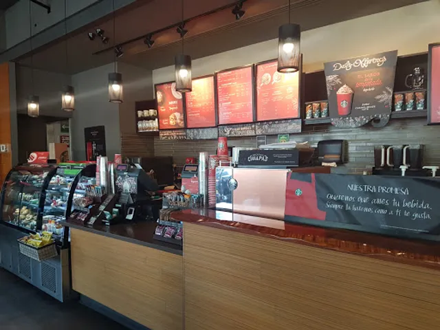 STARBUCKS LEON Mariano Escobedo