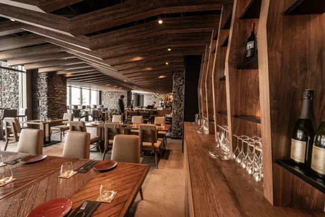 YUKASHI Alpine Bistro