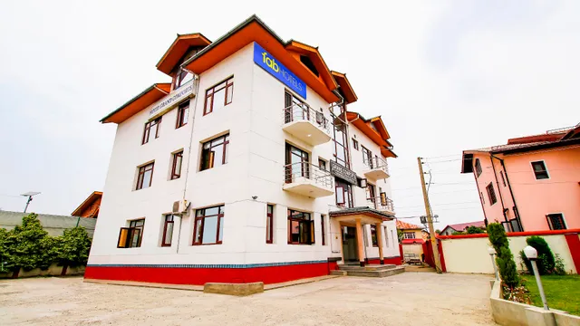 FabHotel Grand Comforts