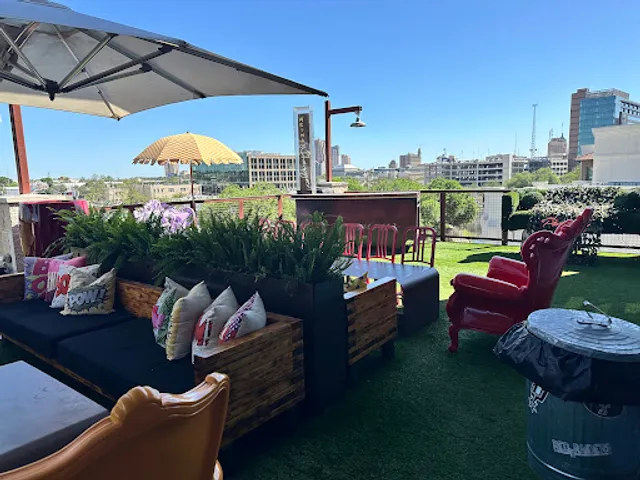 Paramour At The Phipps