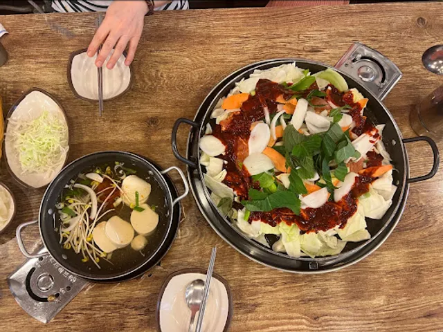 억만장자춘천닭갈비&부대찌개