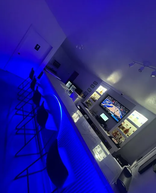 ENDLESS BAR & LOUNGE