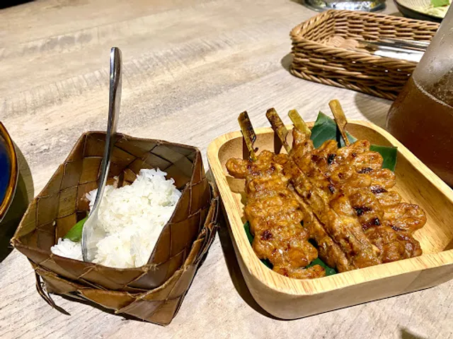 阿杜皇家泰式料理 (台中站前店S2館)-(遷店至台中市南屯區永春東七路500號)