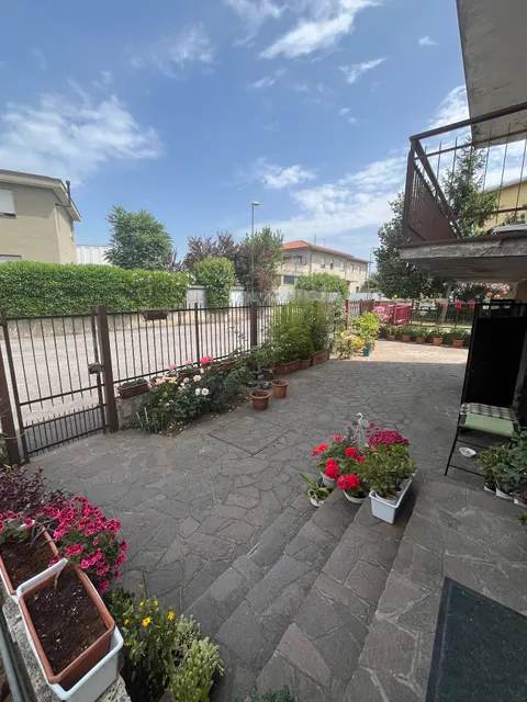 Isabel BGY House airport