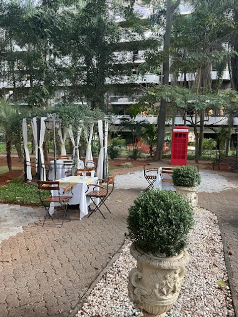 The Queen's Place - English House