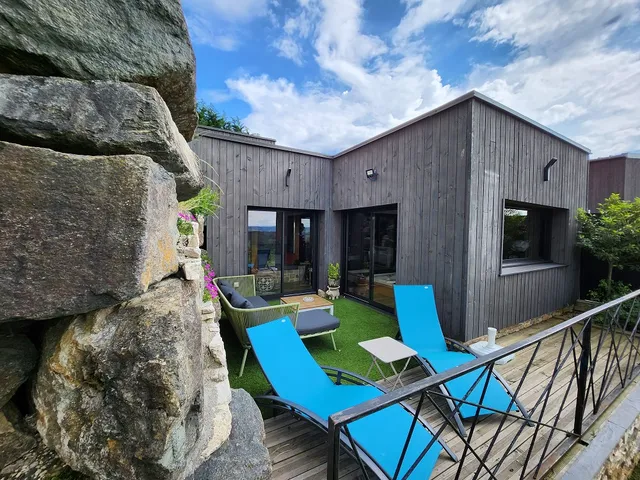 Nuit-Spa-Ciné: Love Room dans le Cantal, Love Hôtel haut de gamme, Gîte de luxe, week-end en amoureux, nuitée romantique